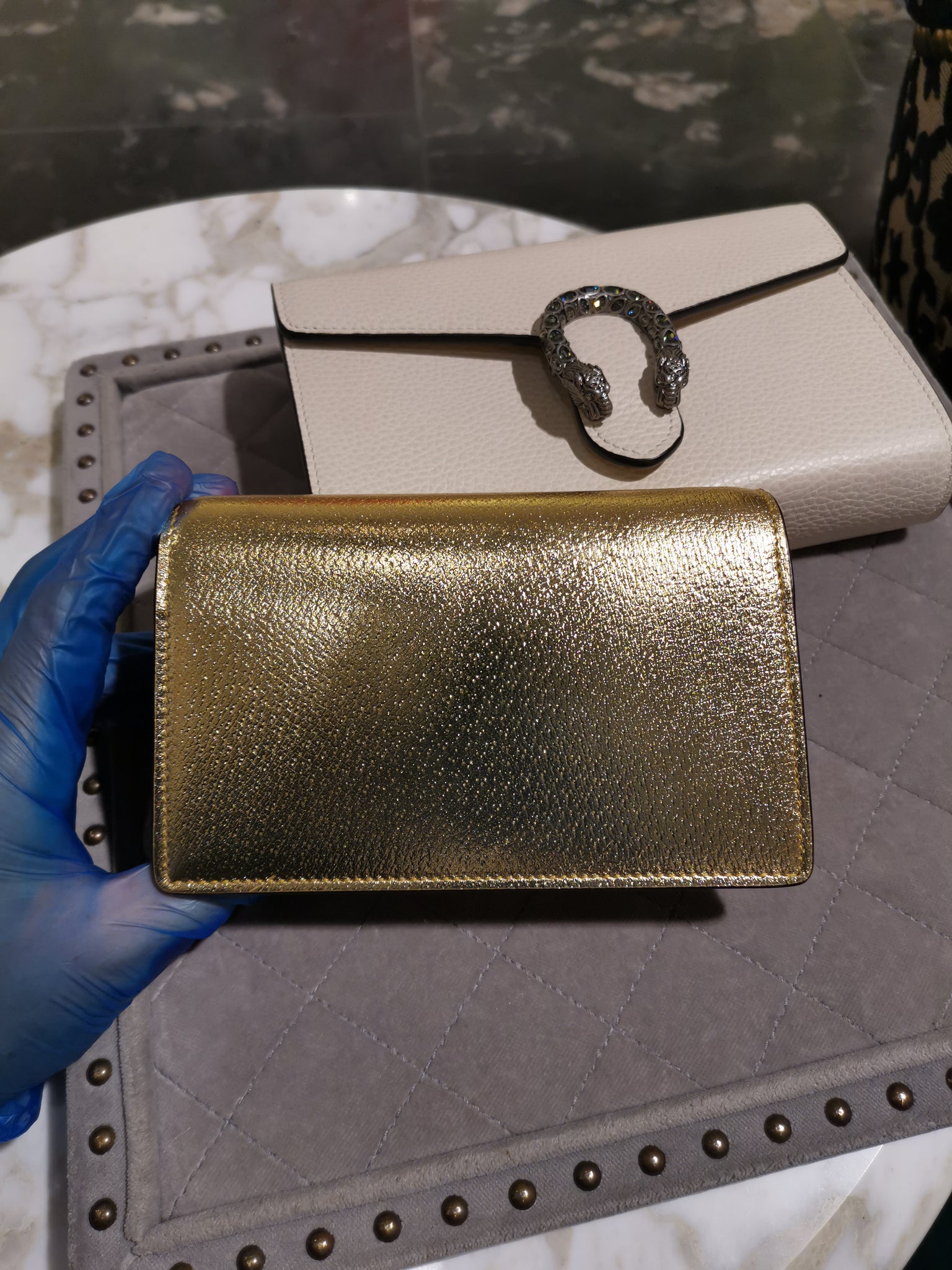 Louis Vuitton Mini Pochette Accessoires vs. Gucci Super Mini Dionysus //  What Fits Inside? 