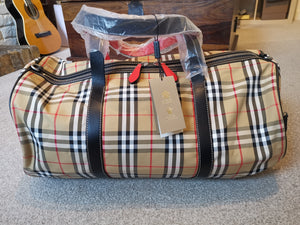 Burberry travel bag best seller!